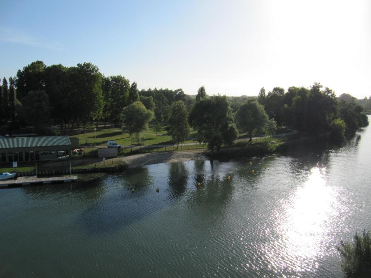 Camping Belle Riviere Chaniers Dış mekan fotoğraf
