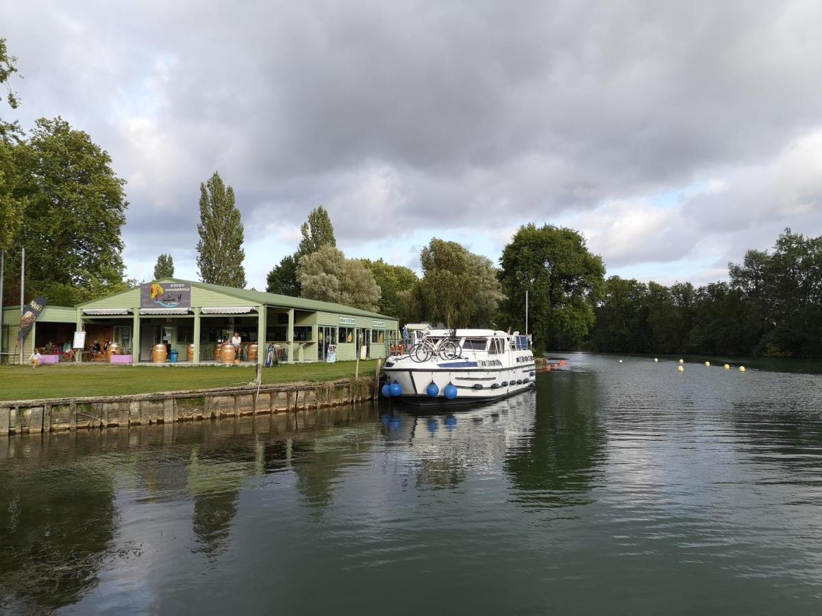 Camping Belle Riviere Chaniers Dış mekan fotoğraf