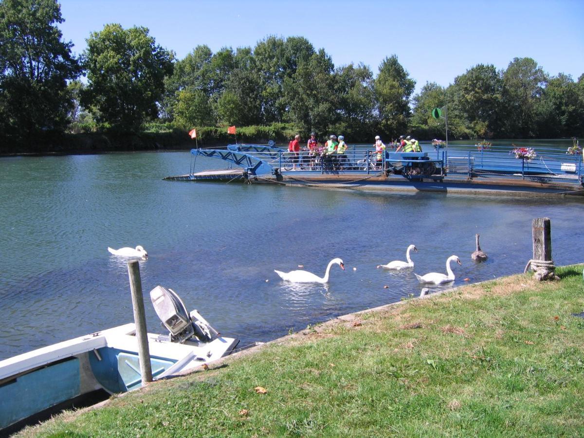 Camping Belle Riviere Chaniers Dış mekan fotoğraf