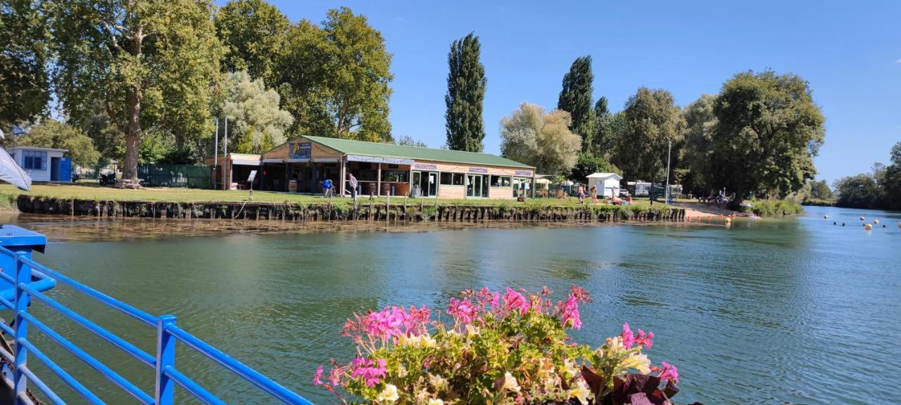 Camping Belle Riviere Chaniers Dış mekan fotoğraf