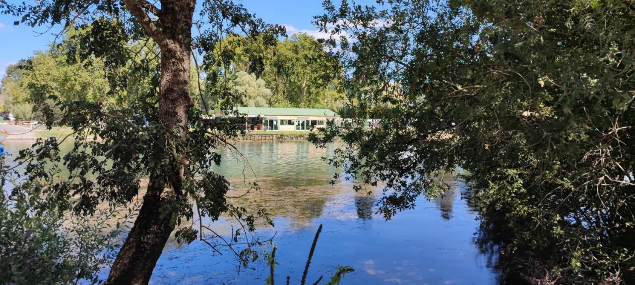 Camping Belle Riviere Chaniers Dış mekan fotoğraf
